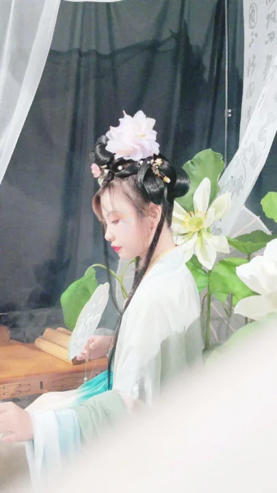 Screenshot 5 from Chinese Solo Masturbation in Traditional Hanfu — Petite Beauty Touches Pussy