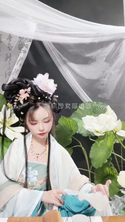 Screenshot 9 from Chinese Solo Masturbation in Traditional Hanfu — Petite Beauty Touches Pussy