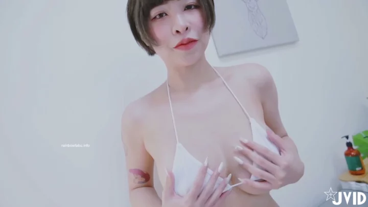Screenshot 4 from Japanese POV Masturbation — Big-Tits Yumeng Toys Solo in Oil [JVID]